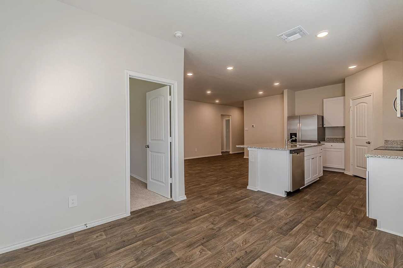 833 Bahia Place Seguin TX.78155 #1 - Photo 5 of 21