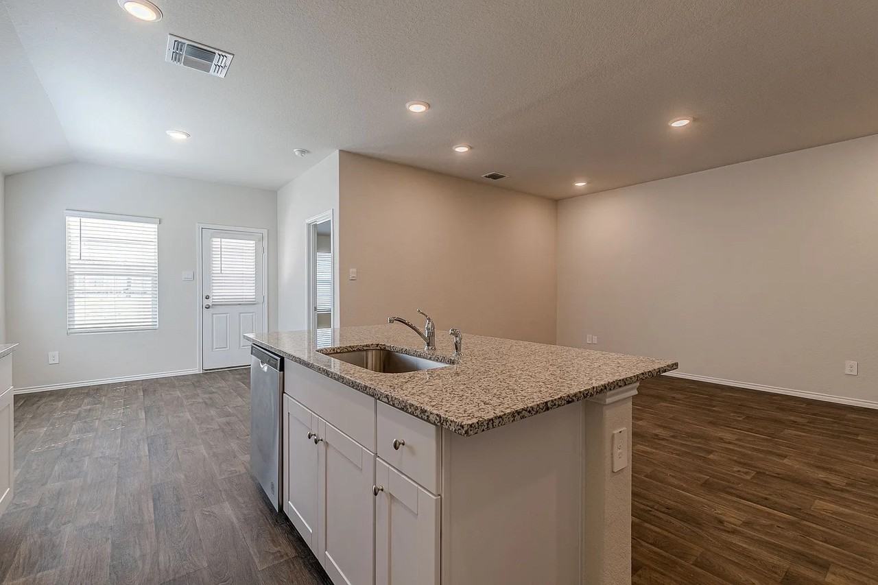 833 Bahia Place Seguin TX.78155 #1 - Photo 7 of 21