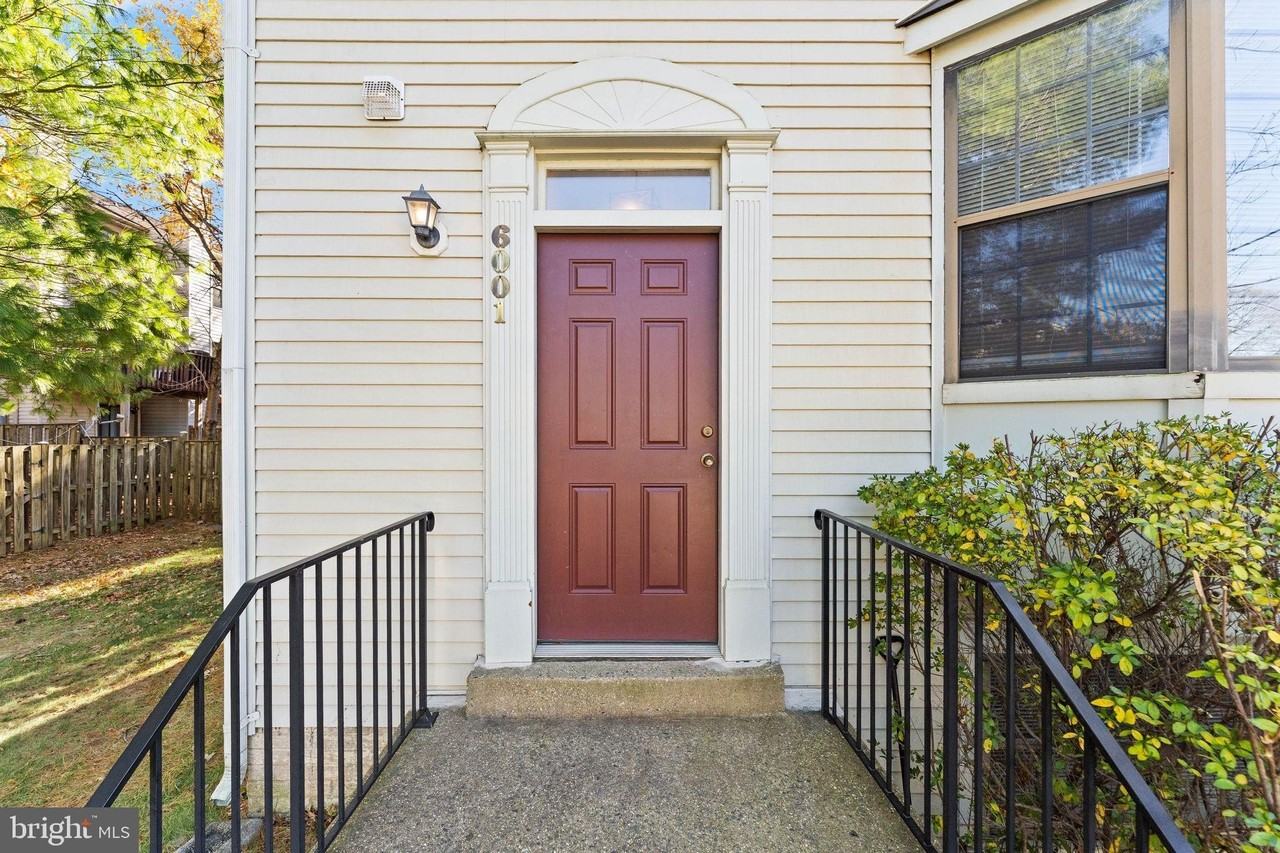 6001 Little Brook Ct - Photo 3 of 46