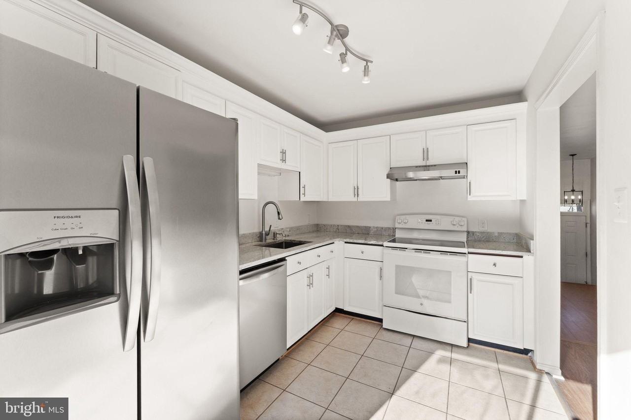 6001 Little Brook Ct - Photo 6 of 46