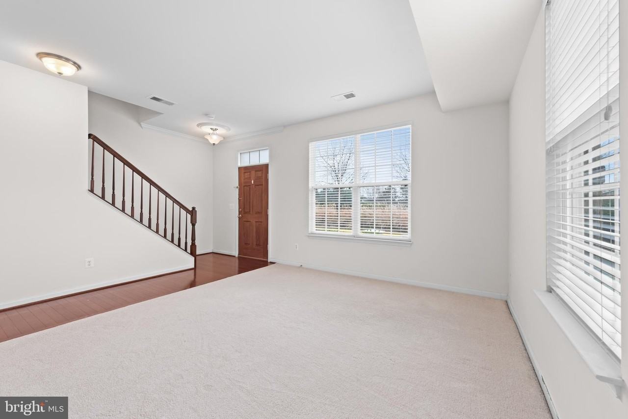 22716 Parkland Farms Ter - Photo 5 of 37