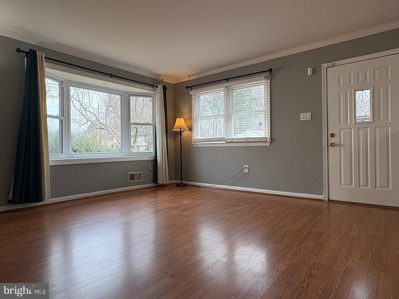 12654 Valleywood Dr - Photo 3 of 50