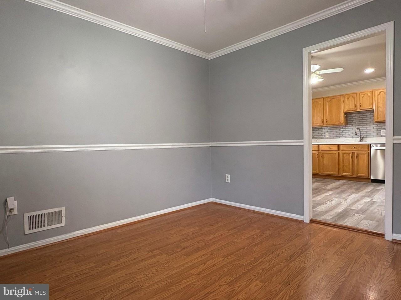 12654 Valleywood Dr - Photo 7 of 50