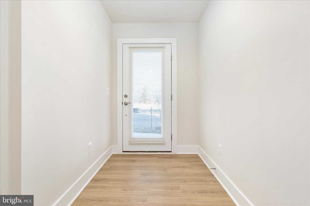 8796 Noether St - Photo 4 of 31