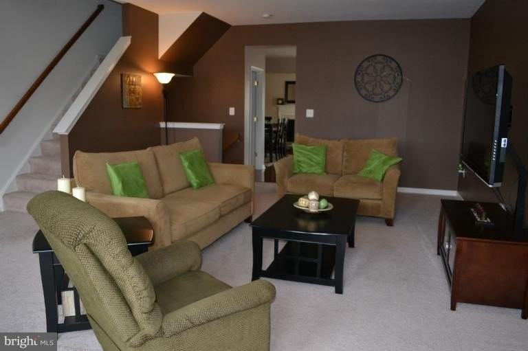 170 Oxbow Dr - Photo 4 of 14