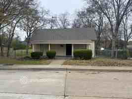 featured image of 705 N Alamo Rd