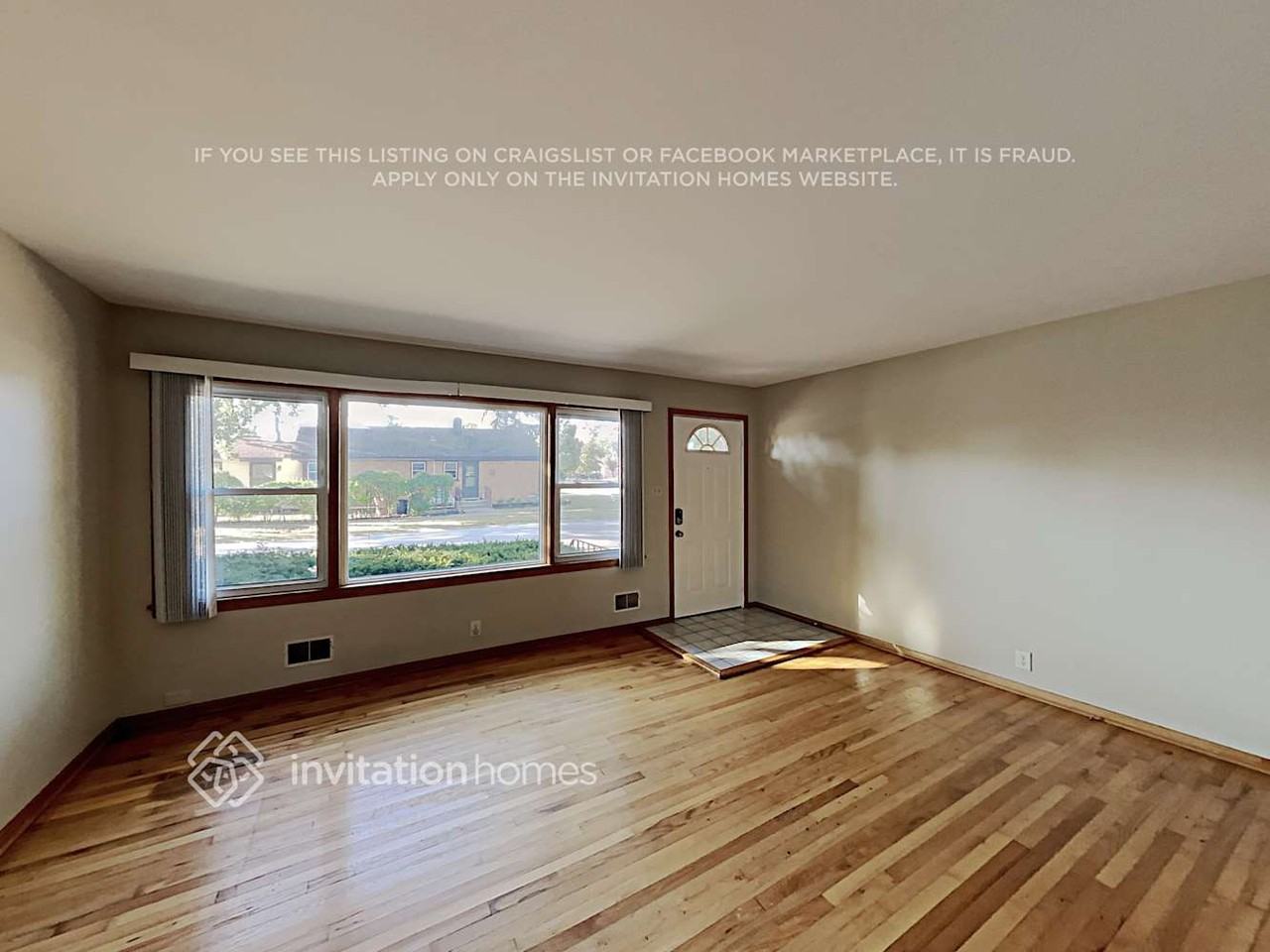 8741 Sproat Ave - Photo 4 of 21