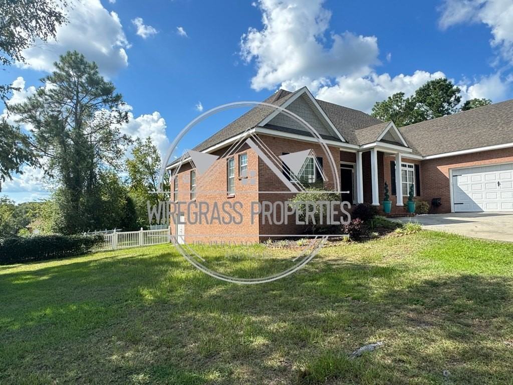 5313 Mimosa Cir - Photo 3 of 18