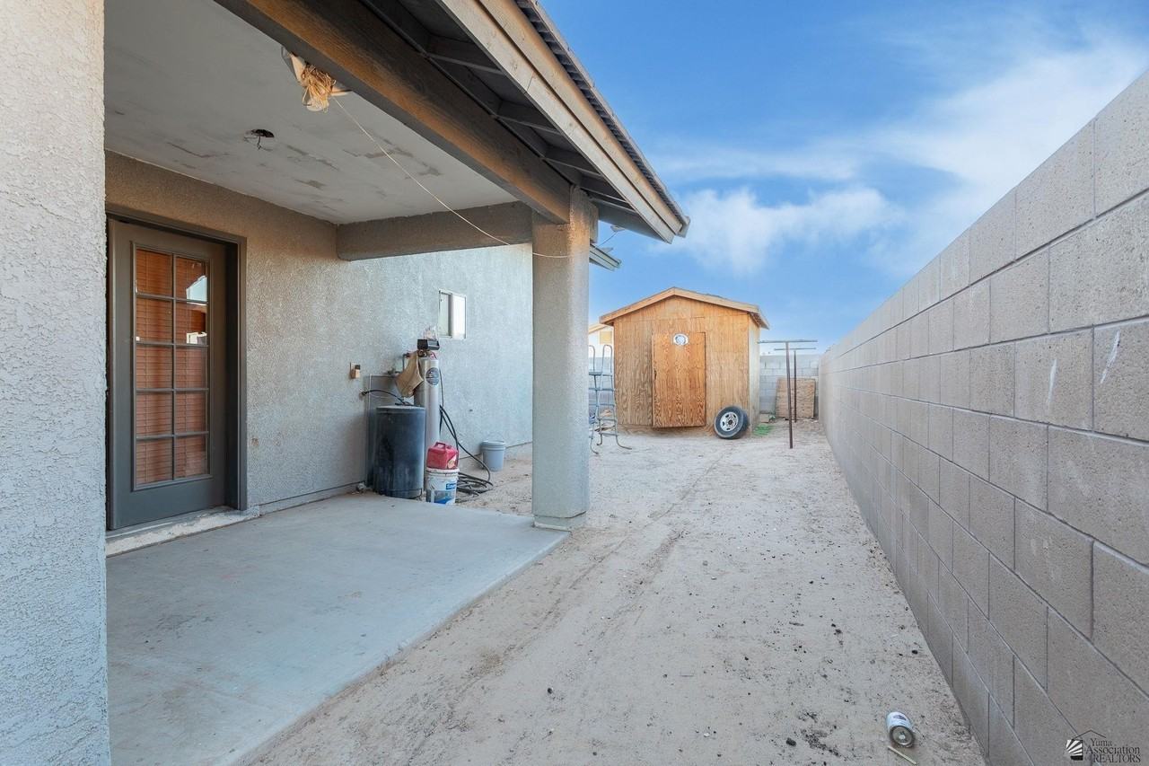 1510 N 9th Ave - Photo 4 of 24