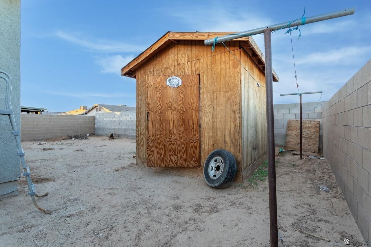 1510 N 9th Ave - Photo 5 of 24