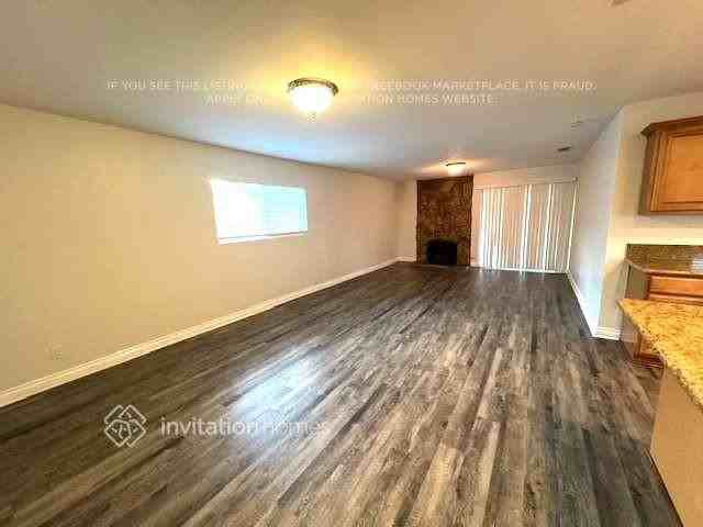 1070 Country Club Ln - Photo 2 of 11