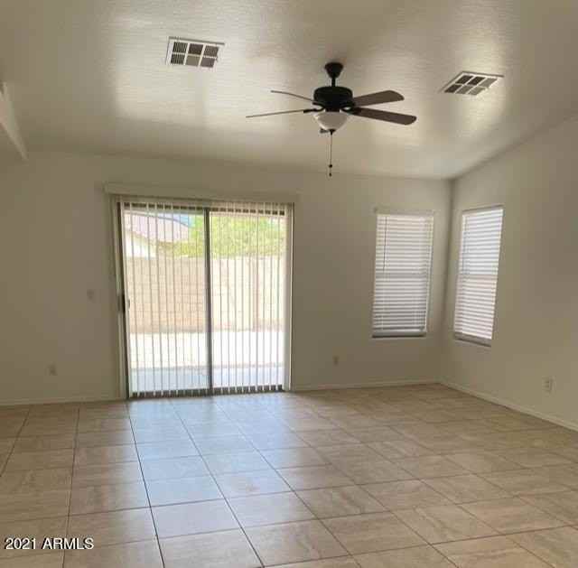 10638 W Windsor Ave - Photo 5 of 12