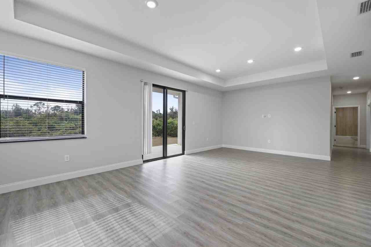 679 Windermere Dr #1 - Photo 5 of 30