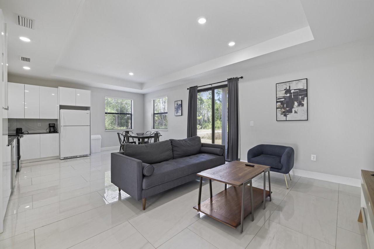 674 Windermere Dr #1 - Photo 5 of 30