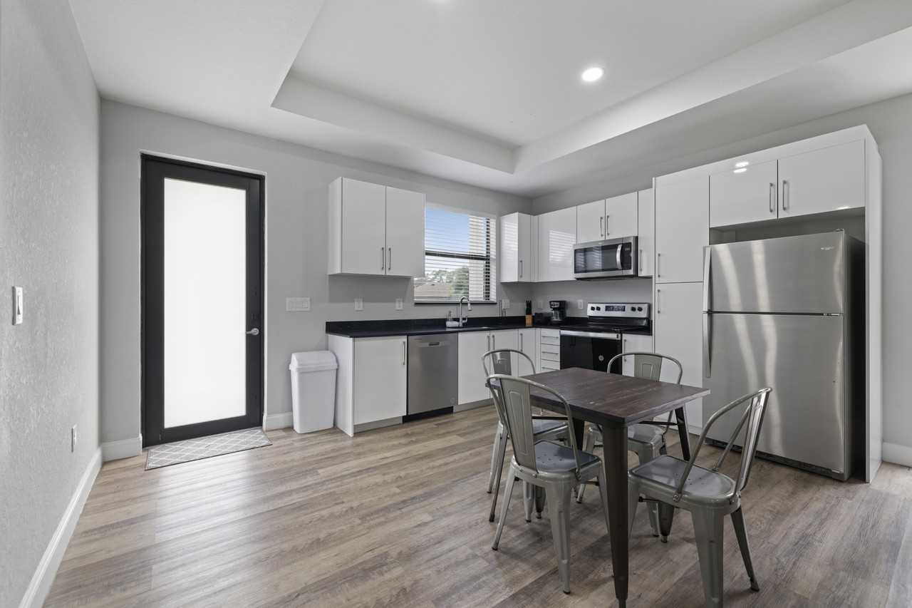 1911 Lorna Ave #1 - Photo 2 of 22