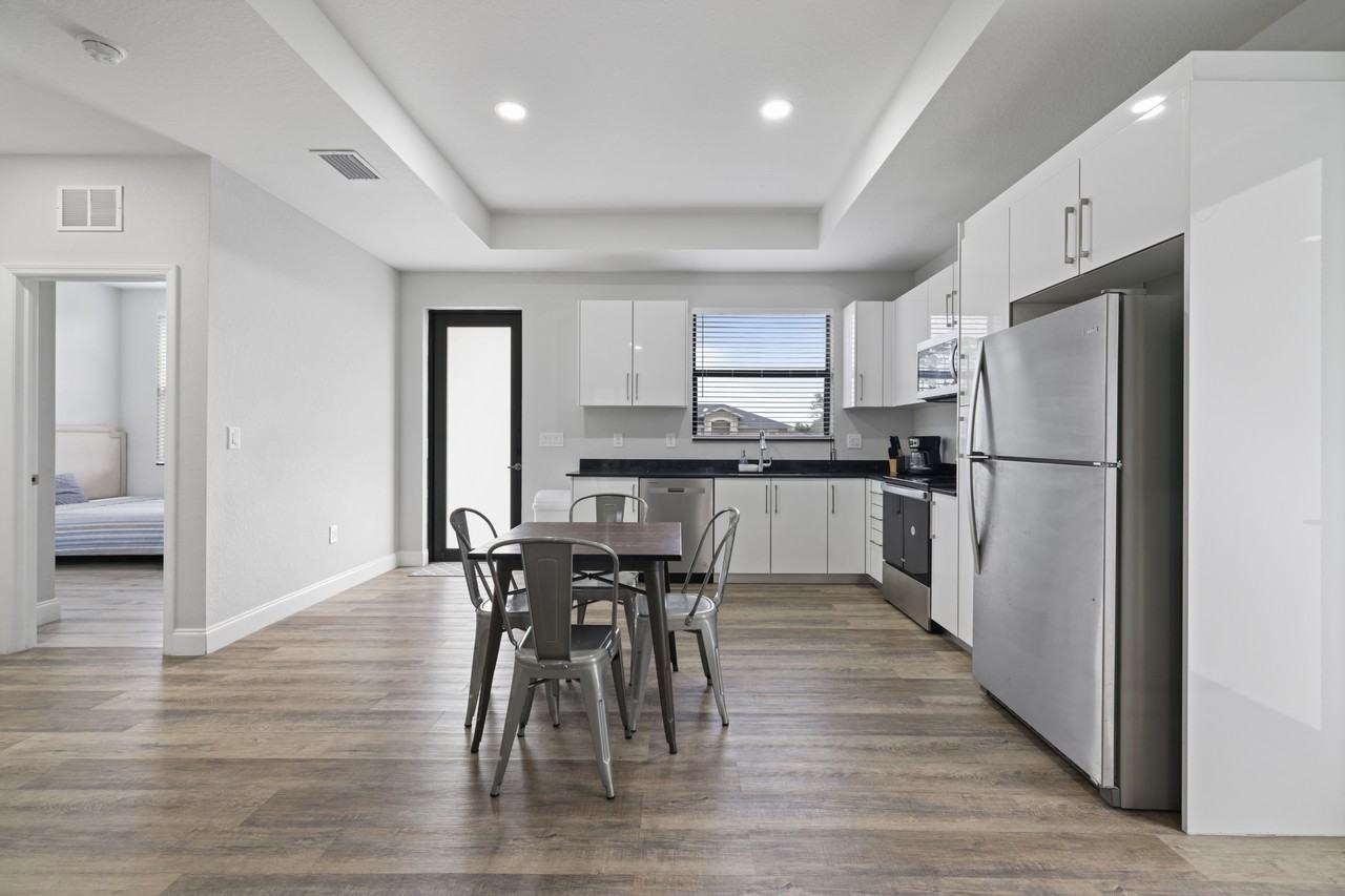 1911 Lorna Ave #1 - Photo 3 of 22