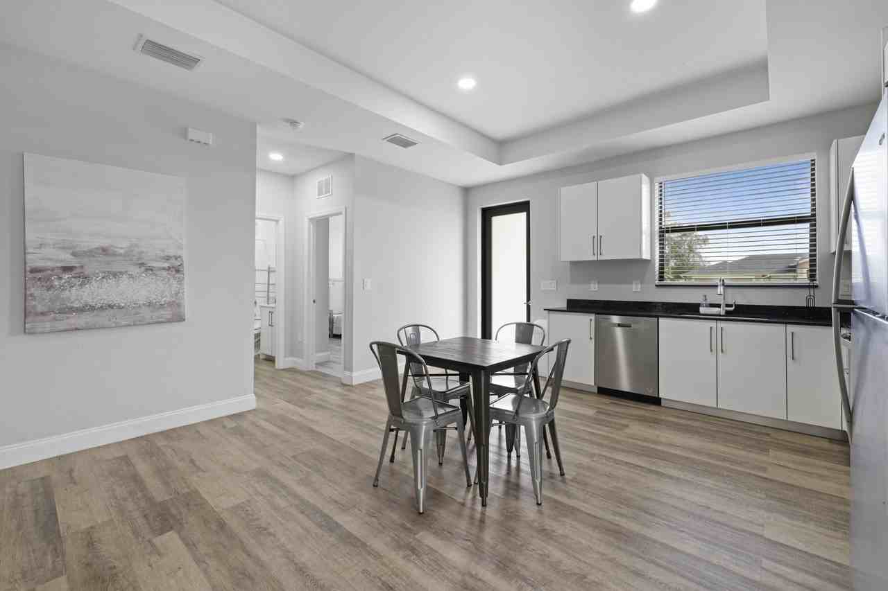 1911 Lorna Ave #1 - Photo 4 of 22