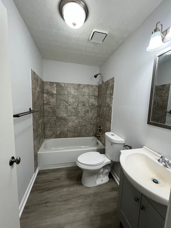 6893 Cooper Rd - Photo 7 of 9