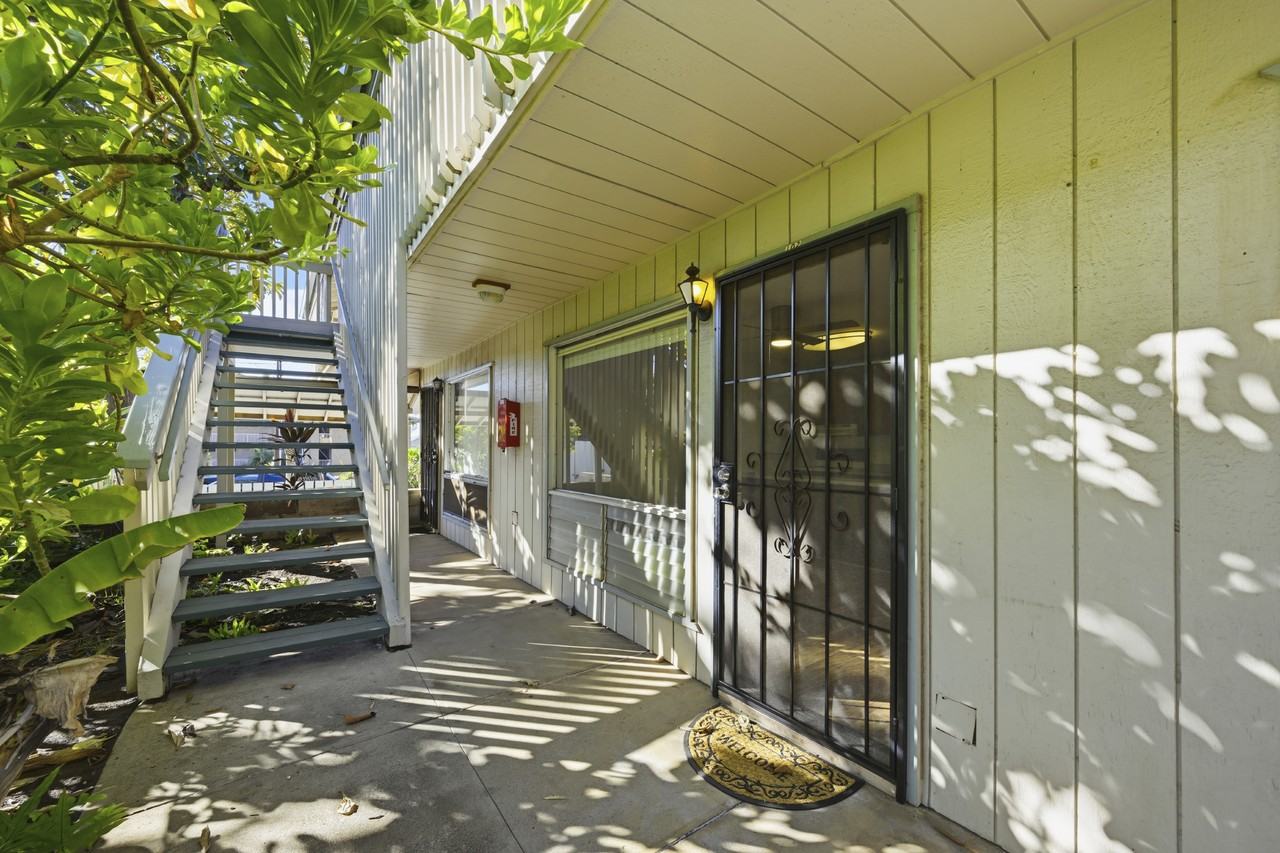 2136 Konou Pl #102 - Photo 3 of 19