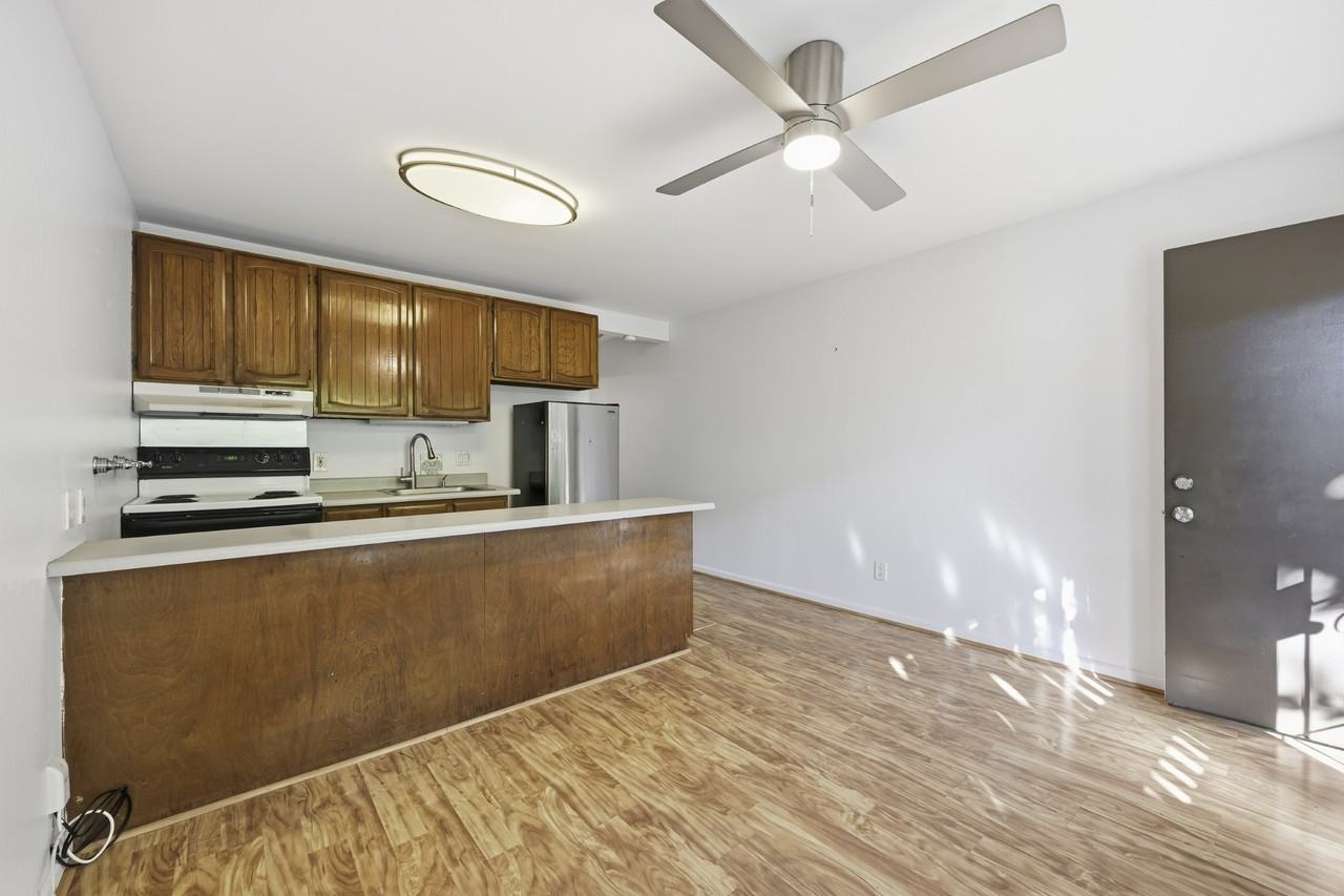 2136 Konou Pl #102 - Photo 5 of 19