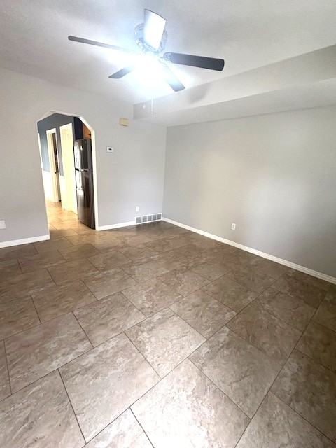 347 En - Photo 2 of 17