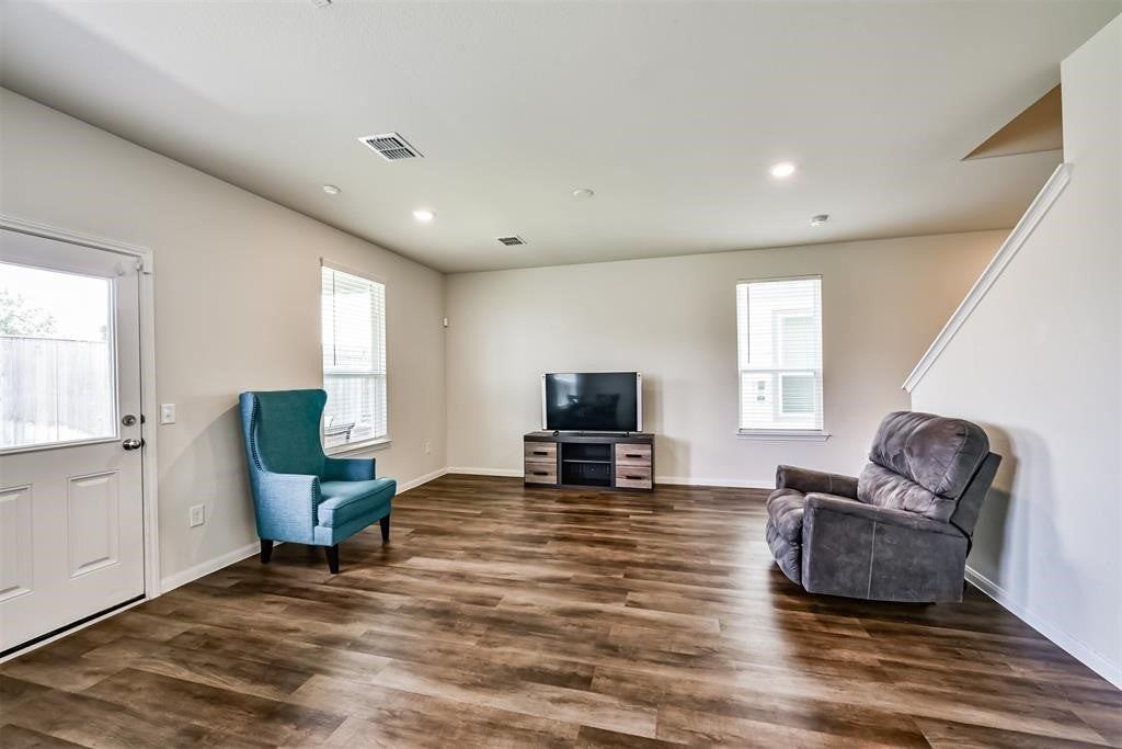 11627 Braemar Village Dr - Photo 4 of 27