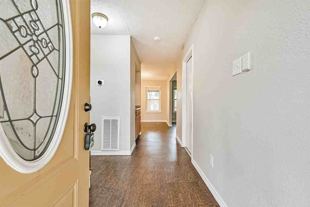 222 Old Oaks St - Photo 5 of 36