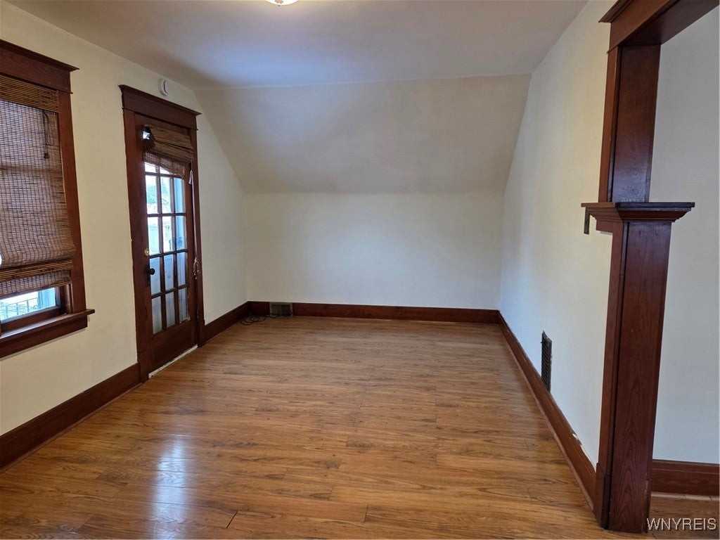 212 Newburgh Ave - Photo 4 of 17