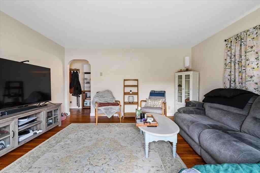 7 Holbrook Rd - Photo 5 of 14