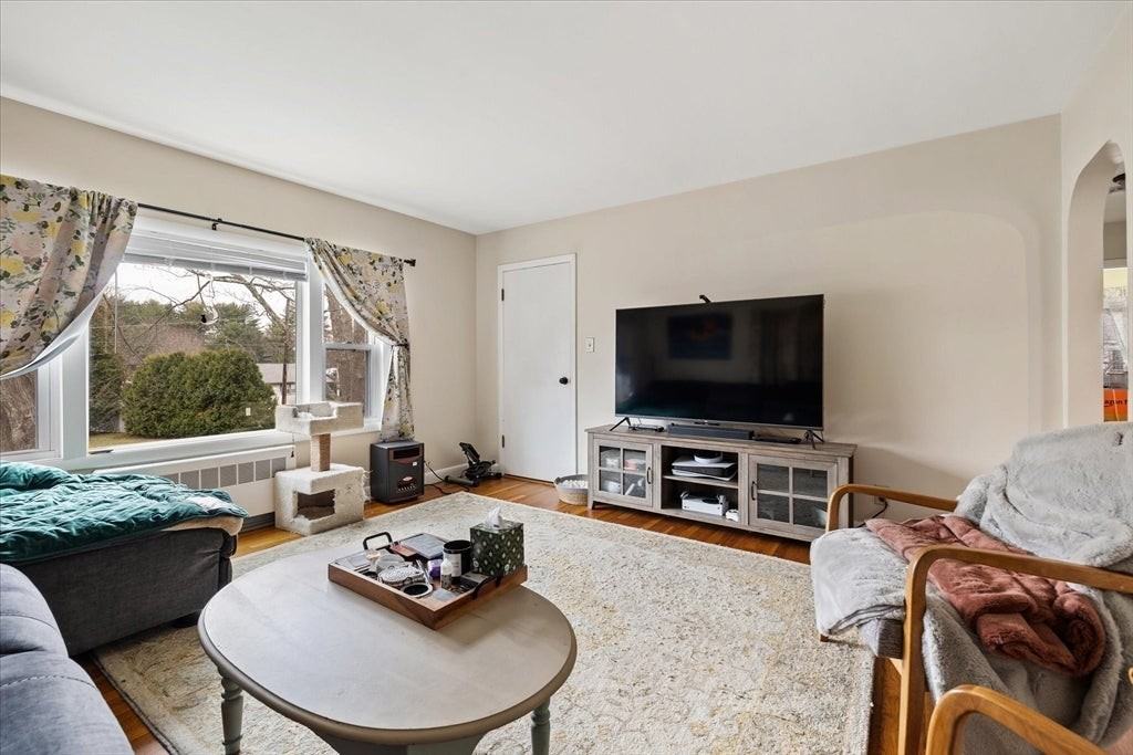 7 Holbrook Rd - Photo 6 of 14