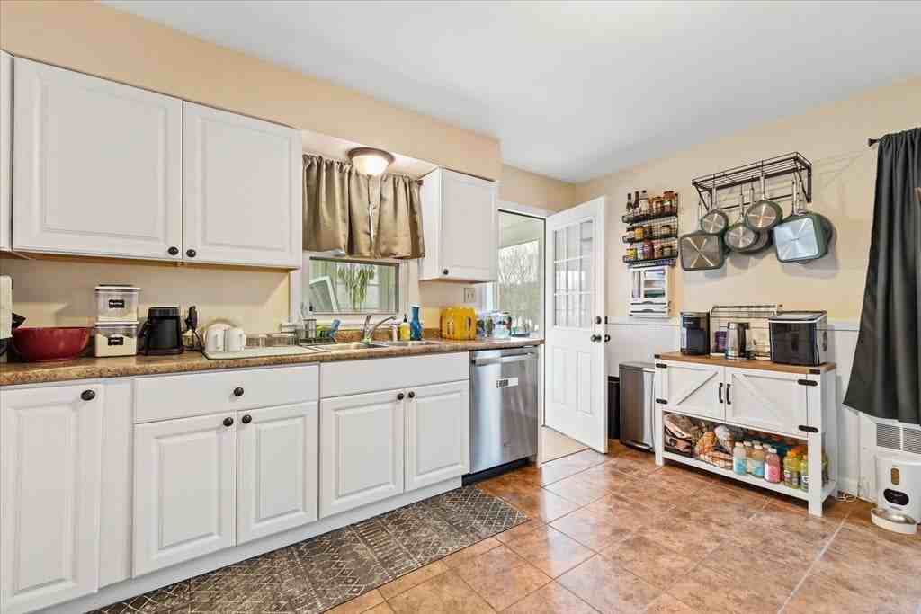 7 Holbrook Rd - Photo 7 of 14