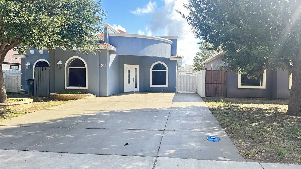 1511 Texoma St - Photo 2 of 18