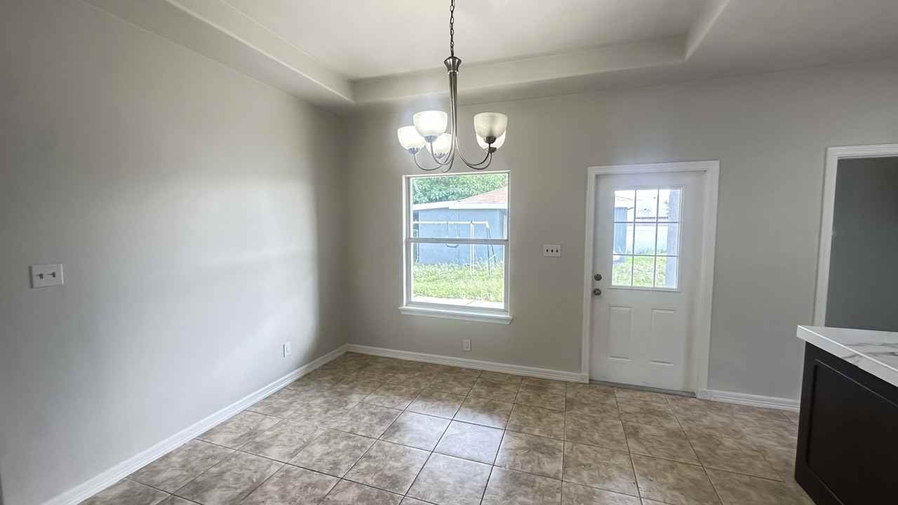 1511 Texoma St - Photo 6 of 18