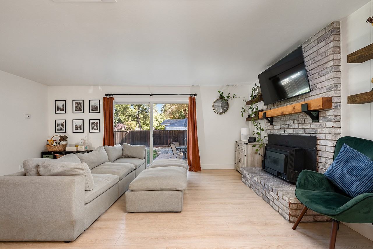 199 Bailhache Ave - Photo 6 of 17