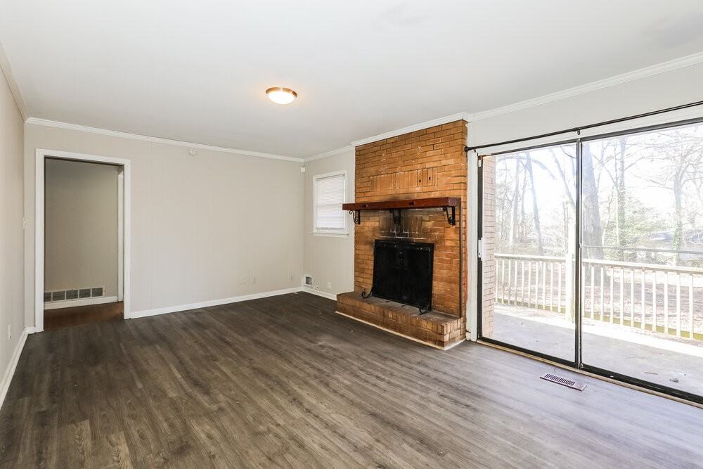 4775 Ben Hill Rd - Photo 4 of 16