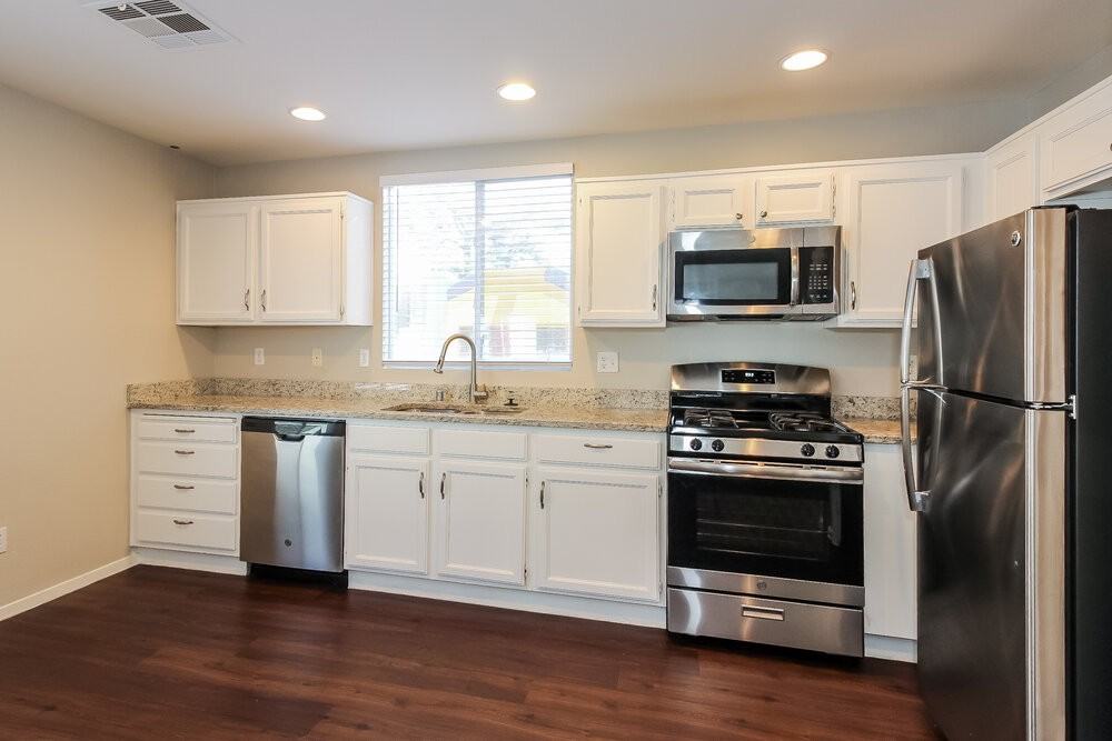 8832 Pine Pitch Dr - Photo 7 of 17