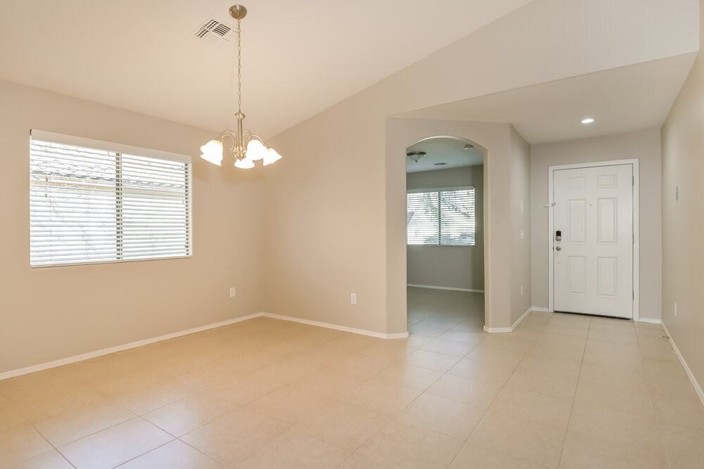 8301 W Melanitta Dr - Photo 5 of 19