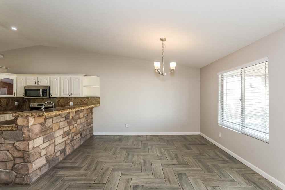 6614 W Pima St - Photo 5 of 16
