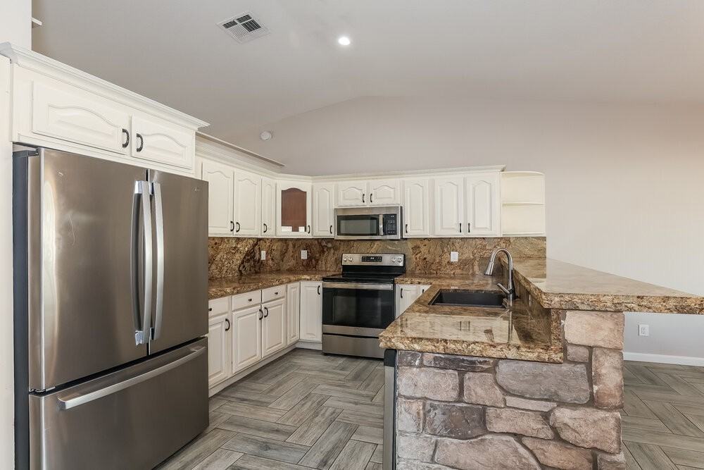 6614 W Pima St - Photo 6 of 16