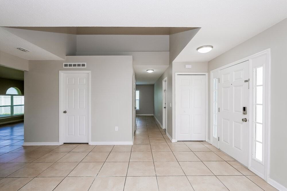 12923 Tribute Dr - Photo 4 of 20