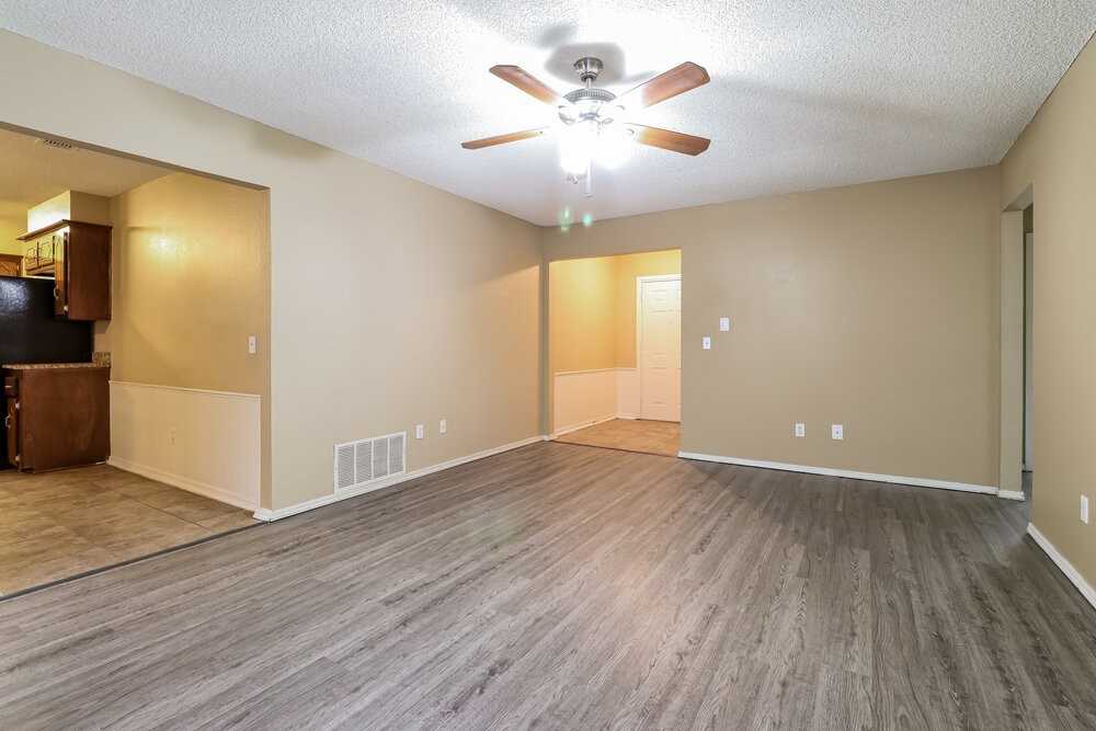 1212 Se 11th St - Photo 2 of 14