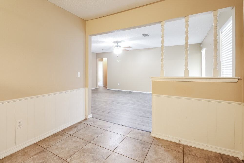 1212 Se 11th St - Photo 5 of 14