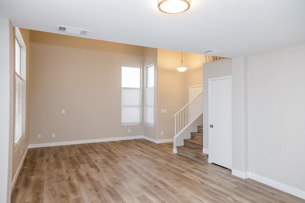 2446 Cliffwood Dr - Photo 6 of 16