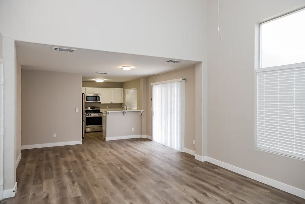 2446 Cliffwood Dr - Photo 7 of 16