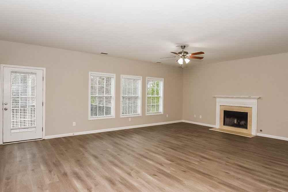 27 Sandstone Pl - Photo 6 of 19