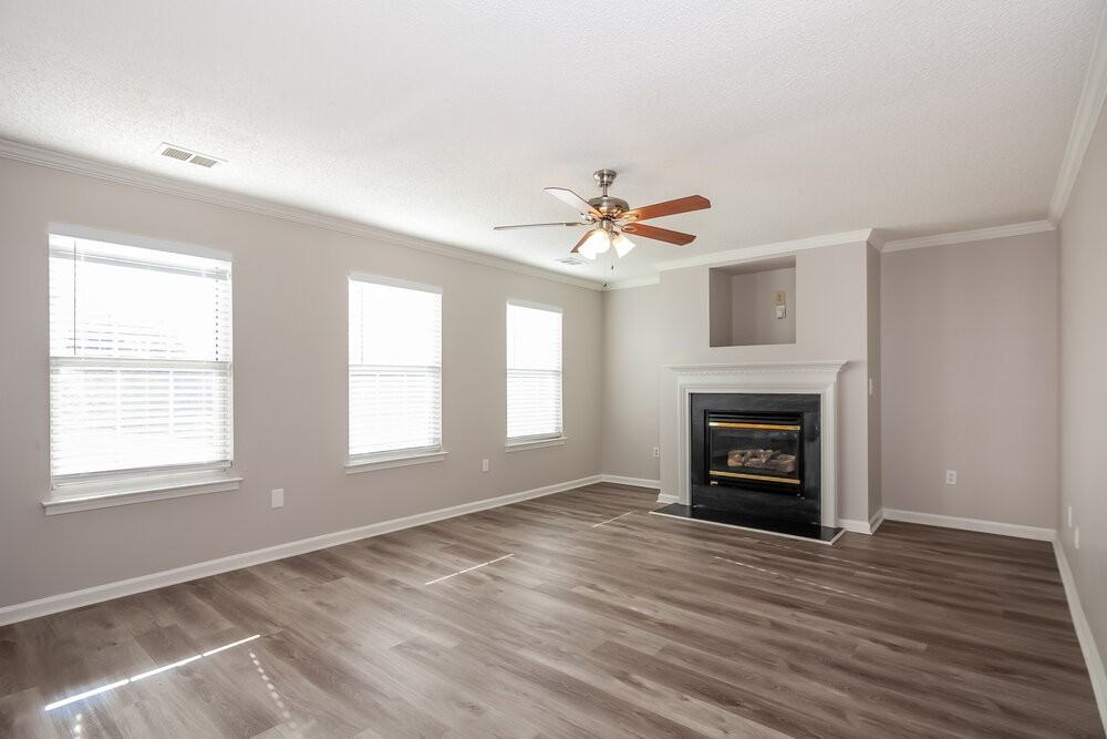 6021 Pennycross Ln - Photo 4 of 17