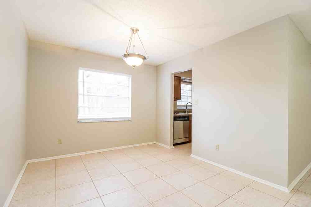 234 Oak Rd - Photo 3 of 14