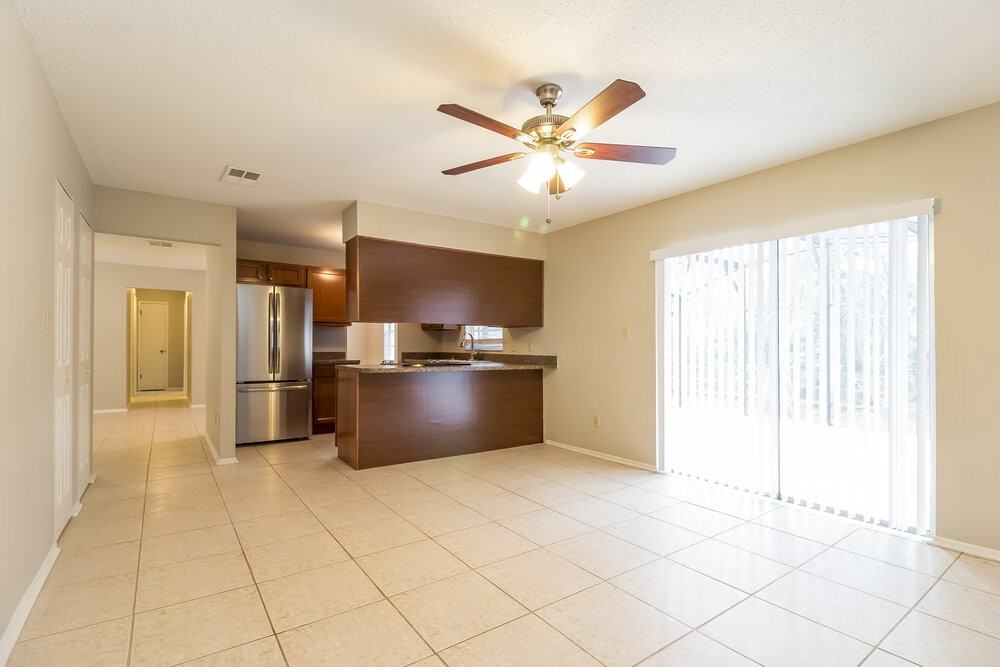 234 Oak Rd - Photo 7 of 14