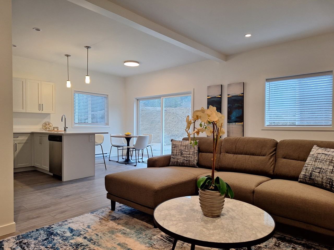 113 Gregory Drive - Photo 3 of 9