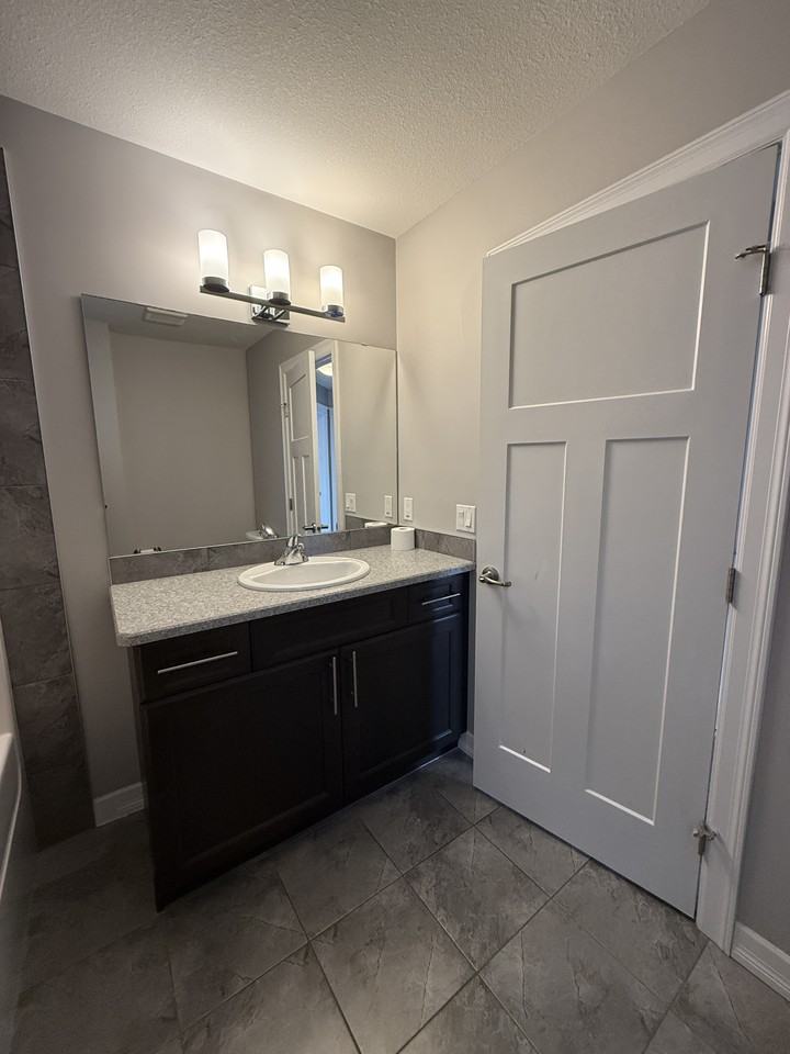 424 Simpkins Link Leduc - Photo 5 of 28